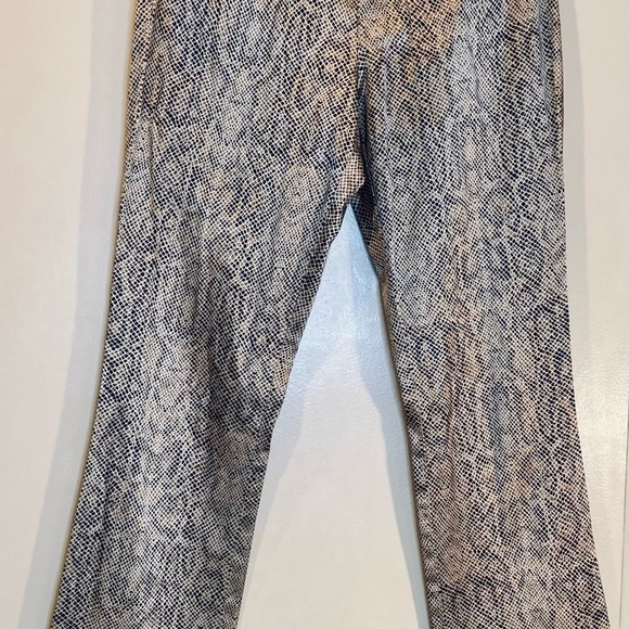 Sexy, snakeskin pants by Guess, size 28 - Picture 3 of 9